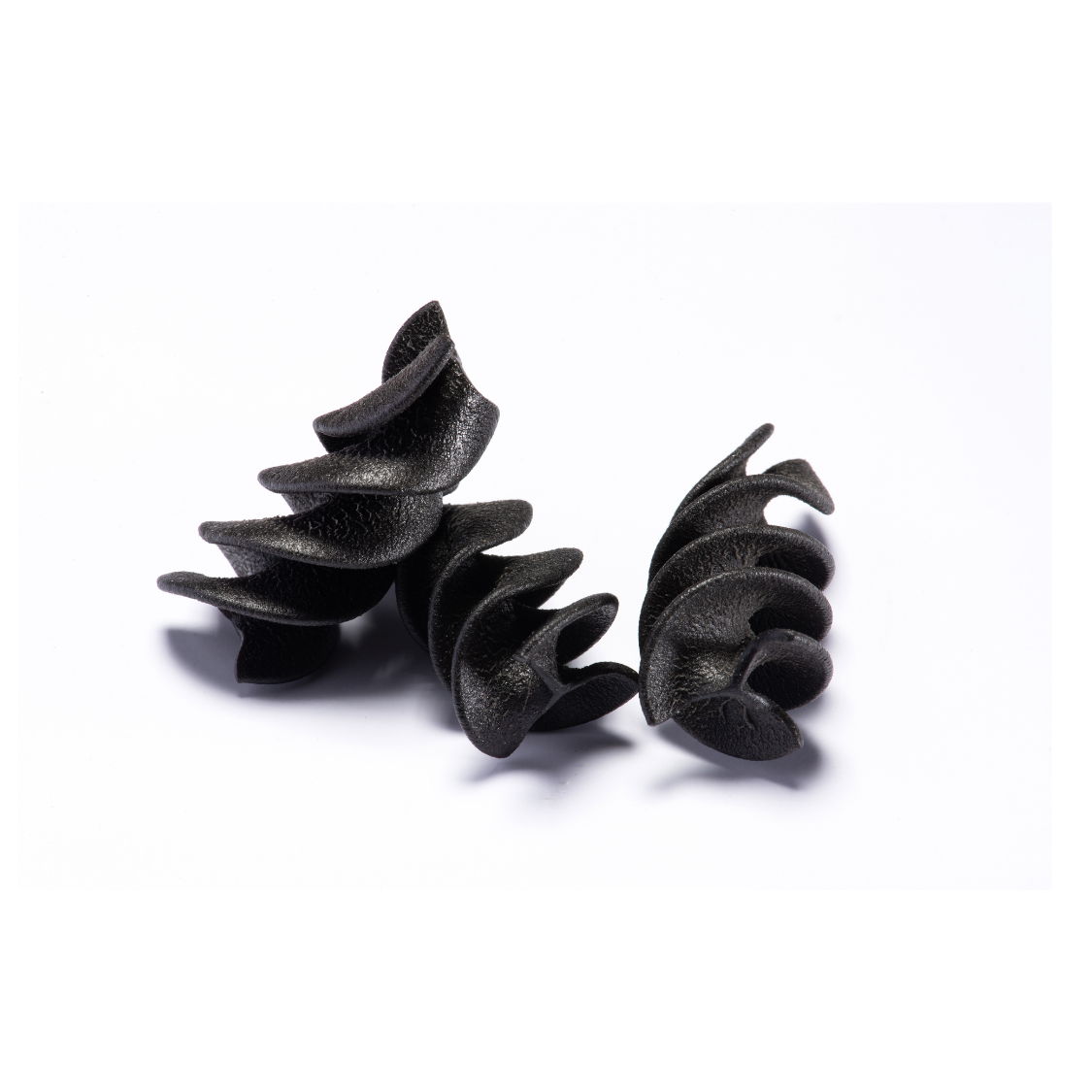MAKARON FUSILLONE Z ATRAMENTEM Z MĄTWY MROŻONY 1,5 KG 1/BOX SABATELLI